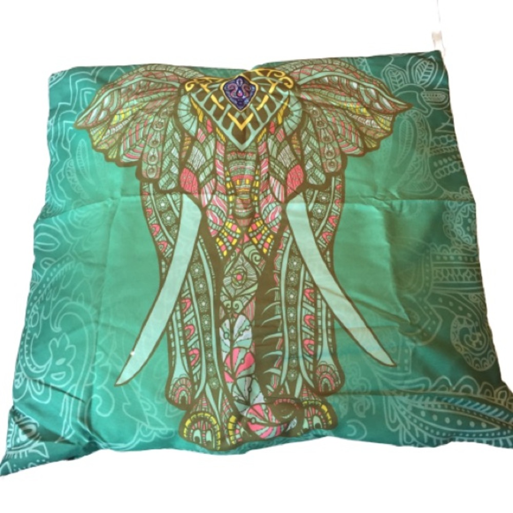Boho elephant pillow cover 18 x 18” NEW